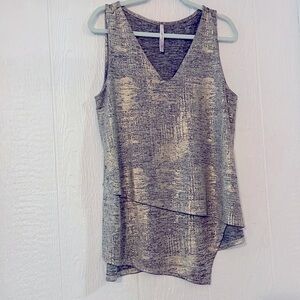 Sleeveless vneck shimmer top from Harmony size L